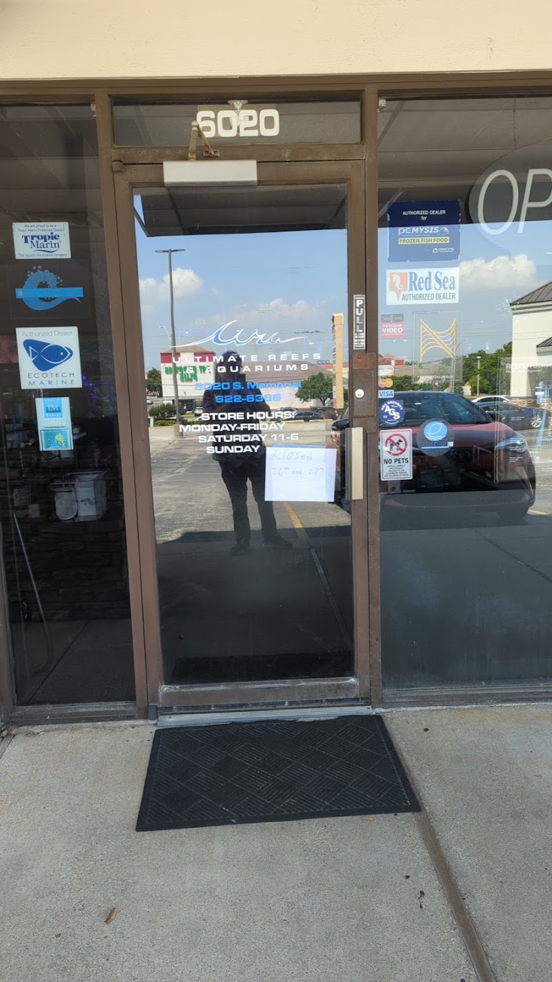 Ultimate Reefs & Aquariums - Photo 1