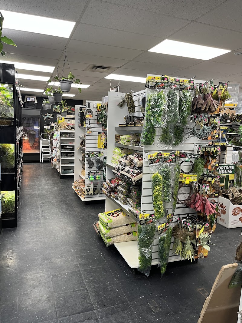 Fish Tails Pet Emporium - Photo 2