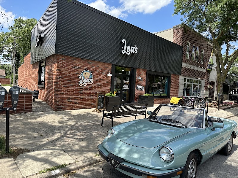 Lou's Pet Shop - Photo 1