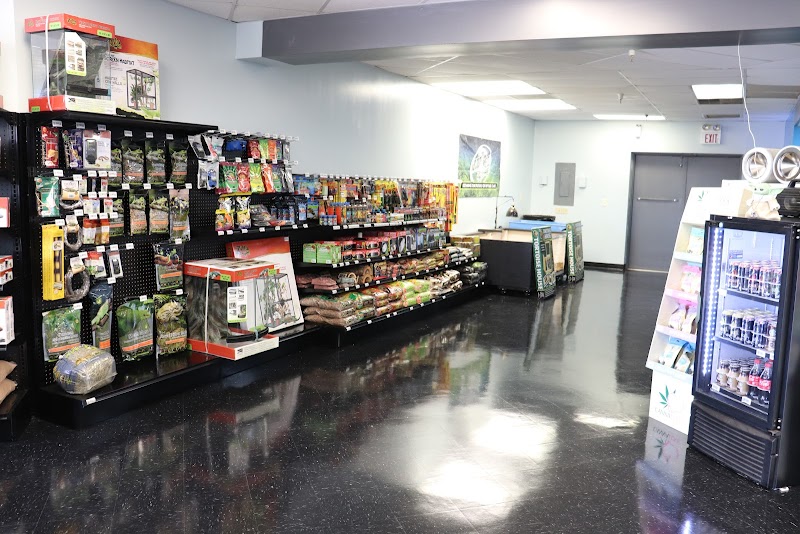 Adam's Pet Shop - Photo 2