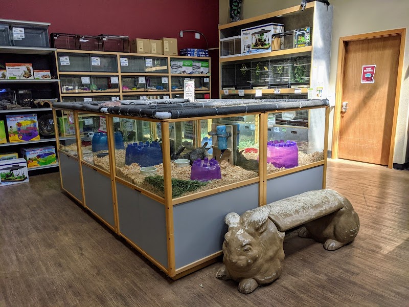 Denny's Pet World - Photo 4