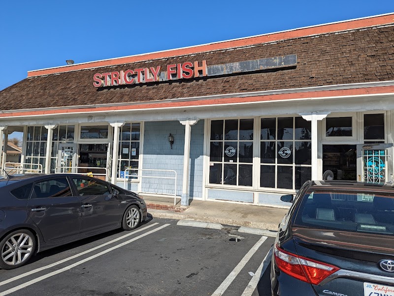 Strictly Fish - Photo 1