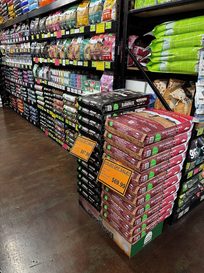 Carter's Pet Mart Inc - Photo 2