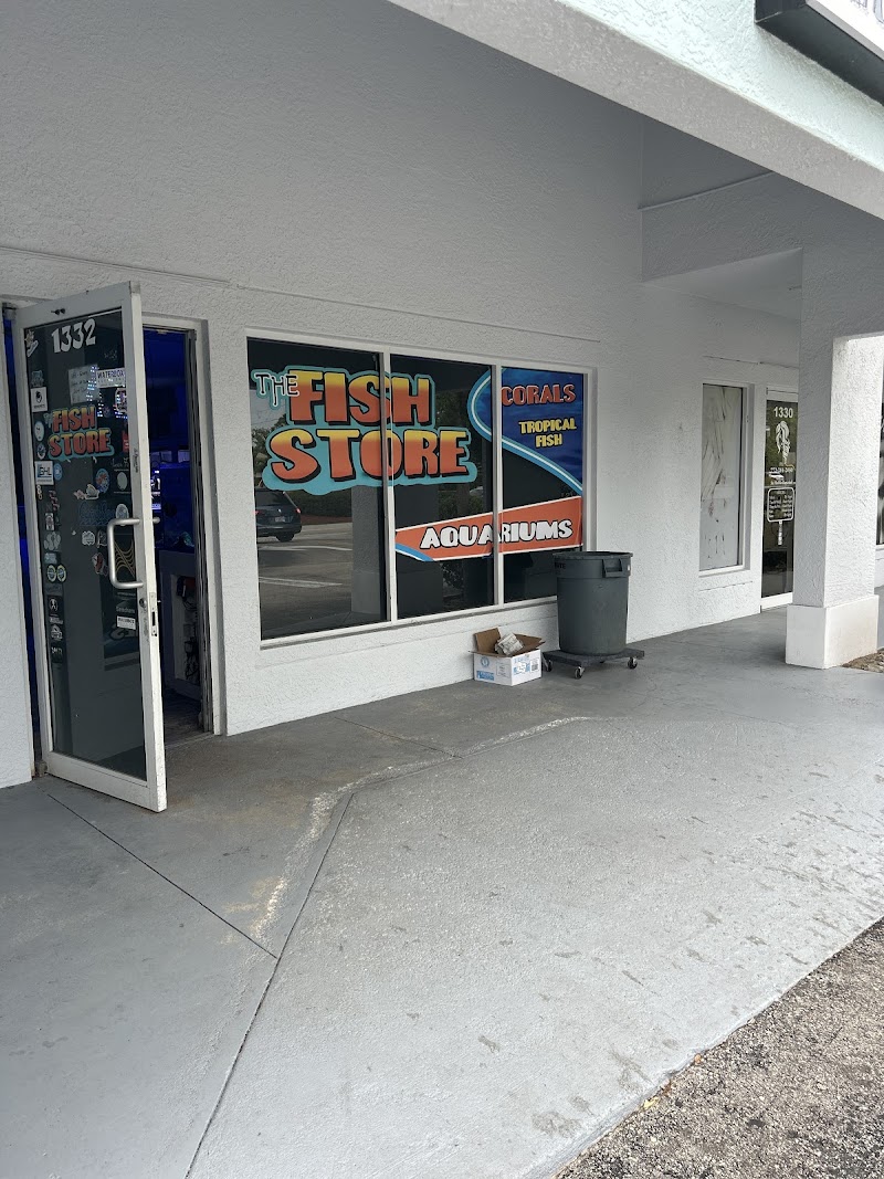 The Fish Store / Custom Aquariums - Photo 1